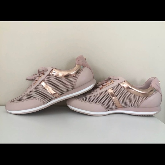 Michael Kors Maggie Trainer Sneakers Blush sz 7.5 - Picture 2 of 7